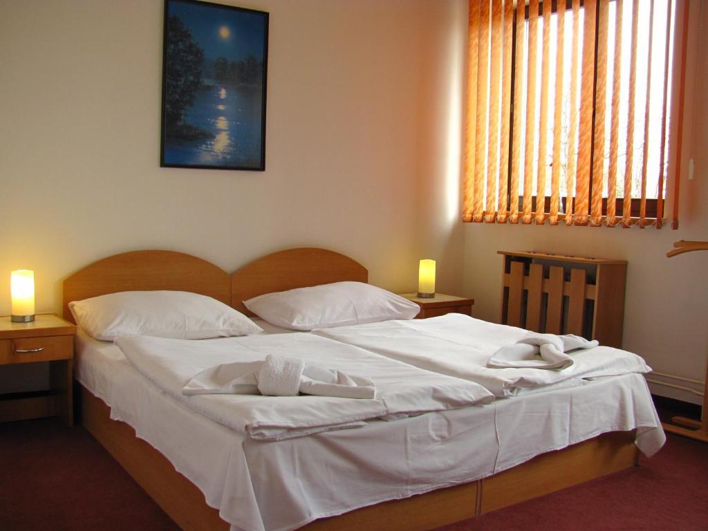 Hotel Isora اوسترافا الغرفة الصورة