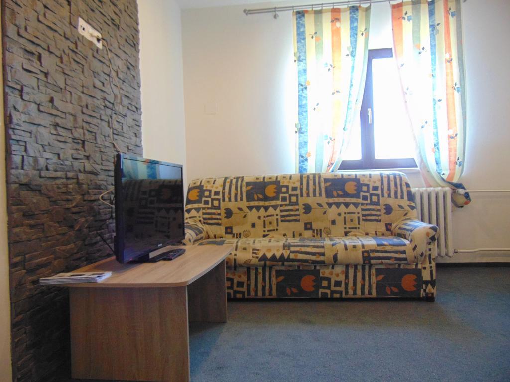 Hotel Isora اوسترافا المظهر الخارجي الصورة