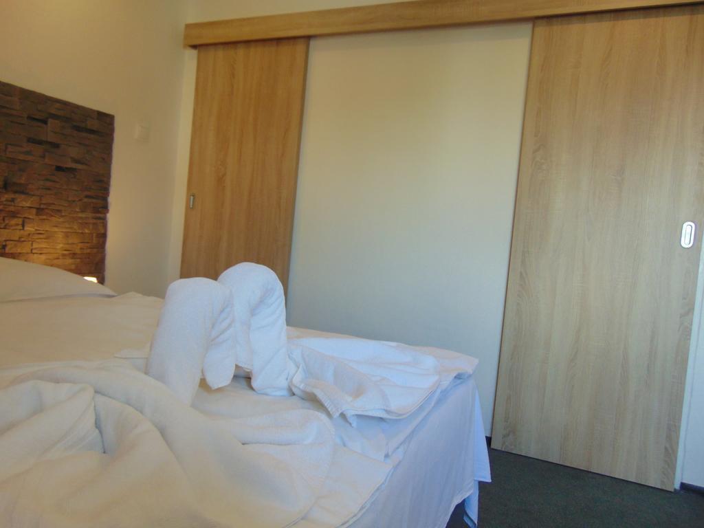 Hotel Isora اوسترافا المظهر الخارجي الصورة